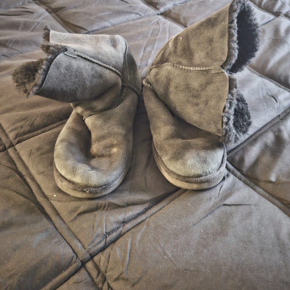Size 8 black Bailey button uggs